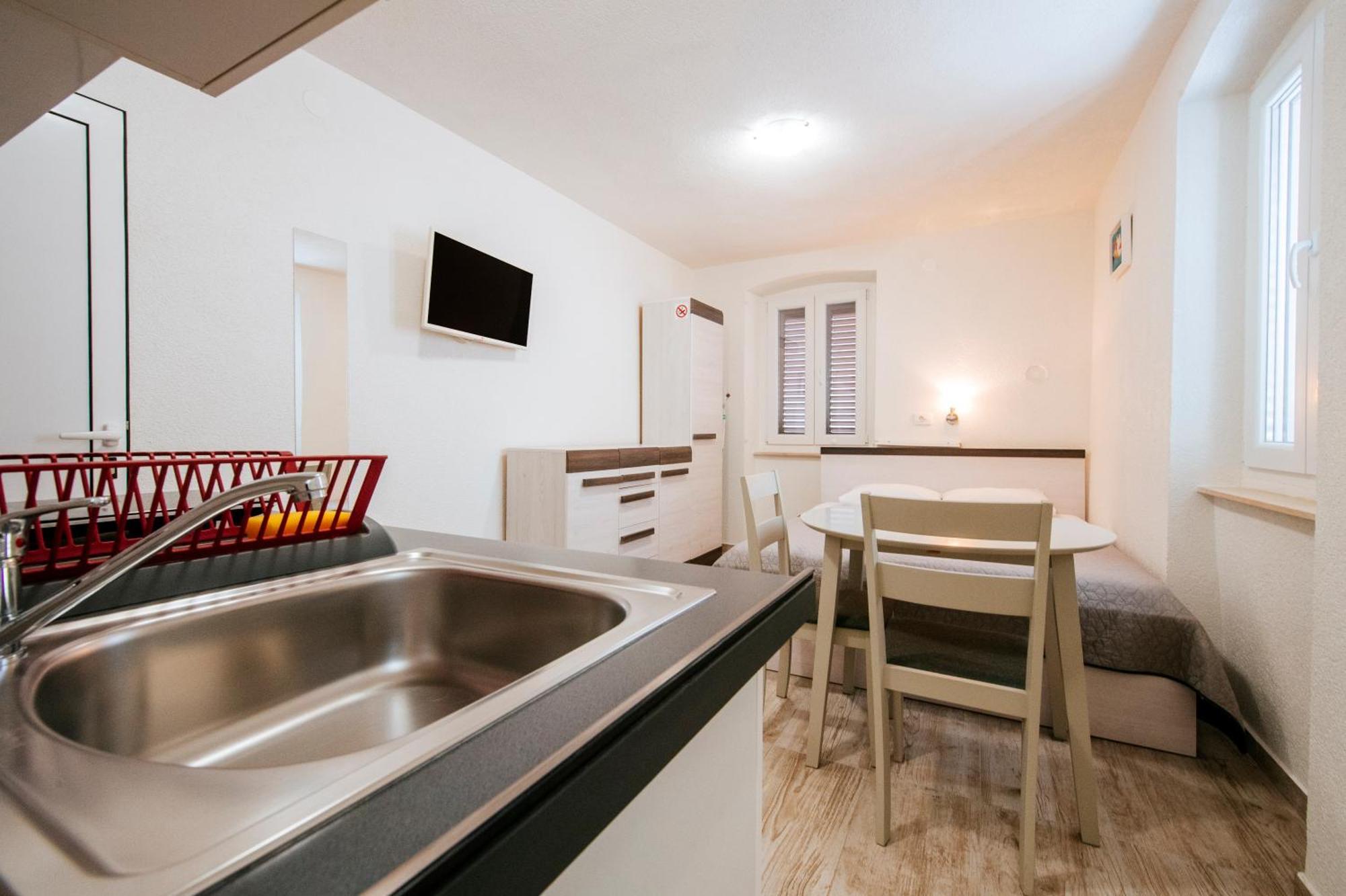 Apartament Ema House *